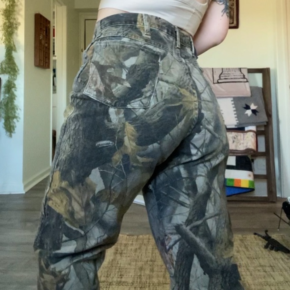 VINTAGE Wrangler Rugged Wear Real Tree Work Pants